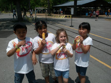 Kasen and friends eating ice cream